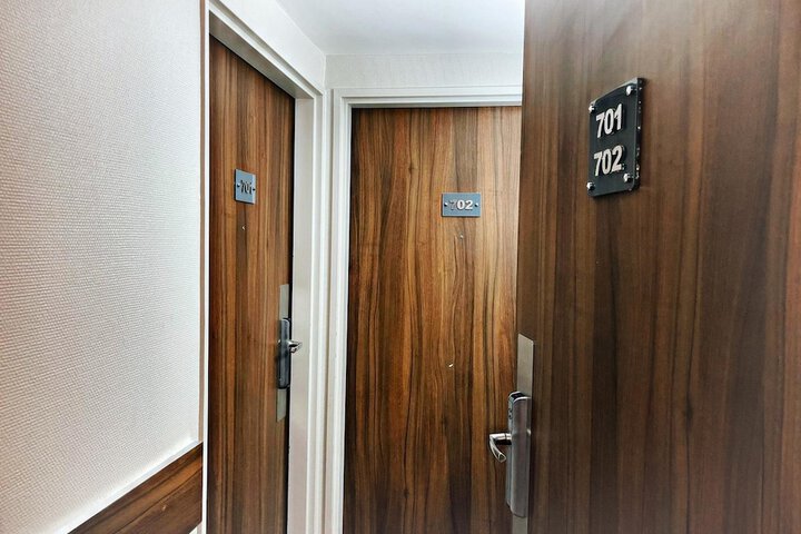 Room 28 of 72
