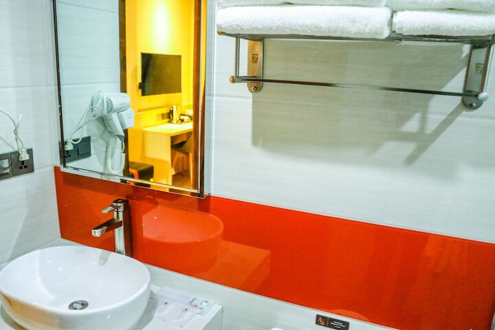Room 50 of 61