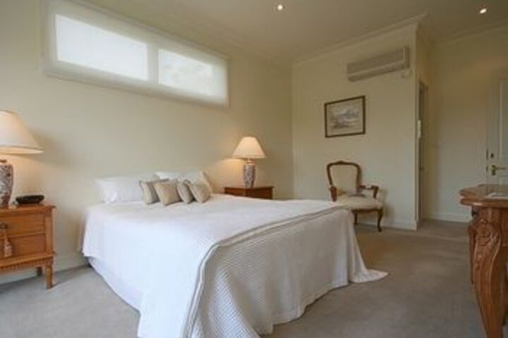 Room 11 of 24