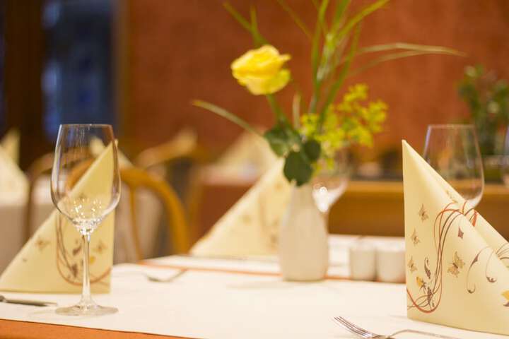 Dining 28 of 56