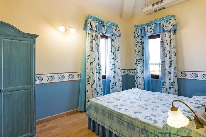 Room 7 of 181