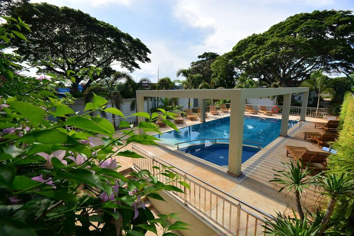 Pool 42 of 72