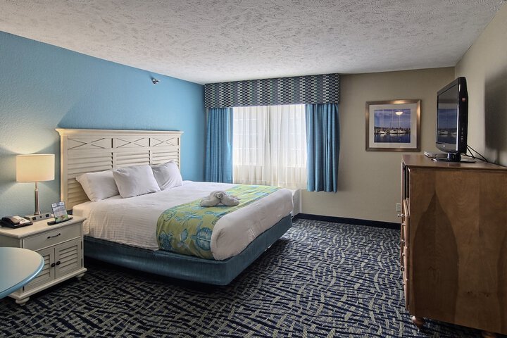 1 King Bed Petite Non Beach View (16 of 21)