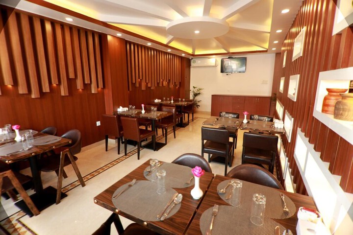 Dining 50 of 71