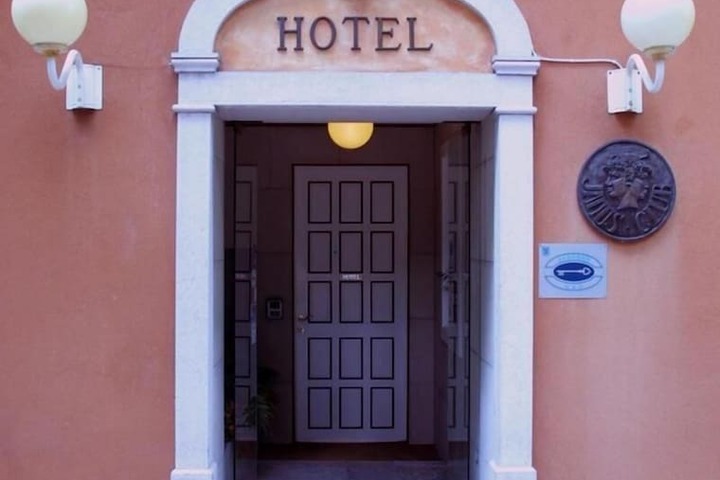 Hotel 34 of 35