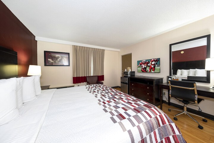 Superior King Bed (4 of 9)