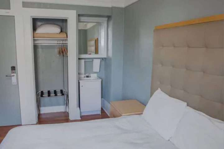 Deluxe Double Bed Shared Bathroom (11 of 20)