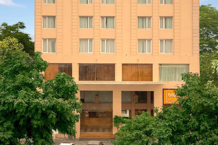 Hotel Exterior 53 of 54