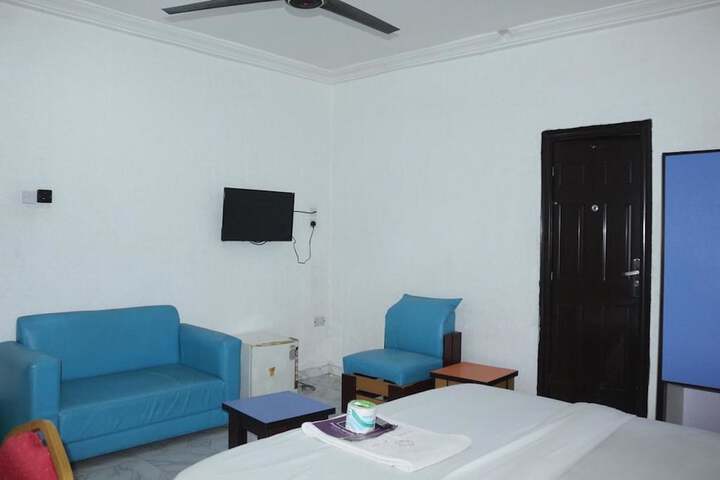 Room 10 of 19