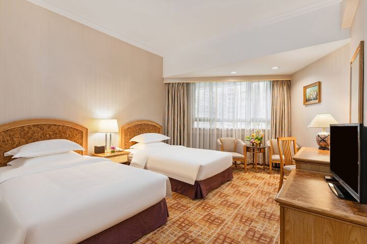 Room 14 of 37