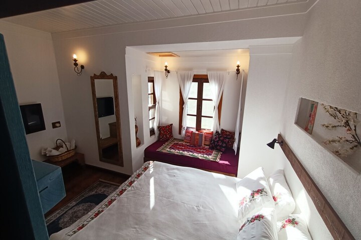 Room 14 of 85