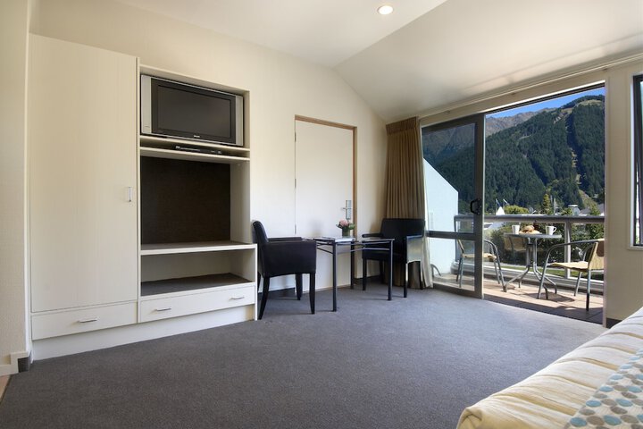 Room 10 of 39