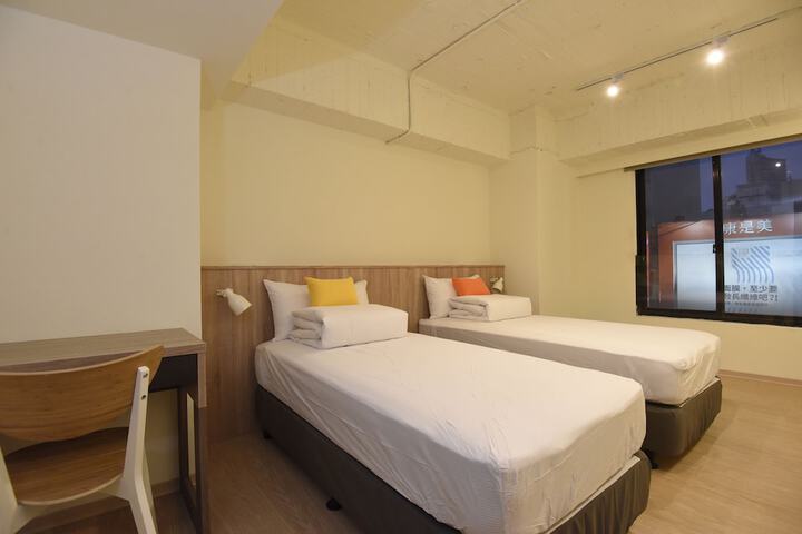 Room 16 of 60