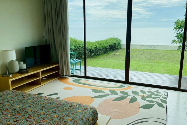 Room 27 of 74