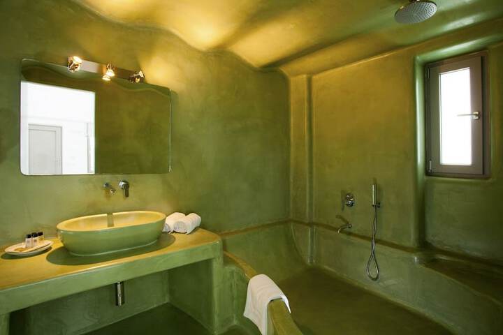 Room 176 of 230