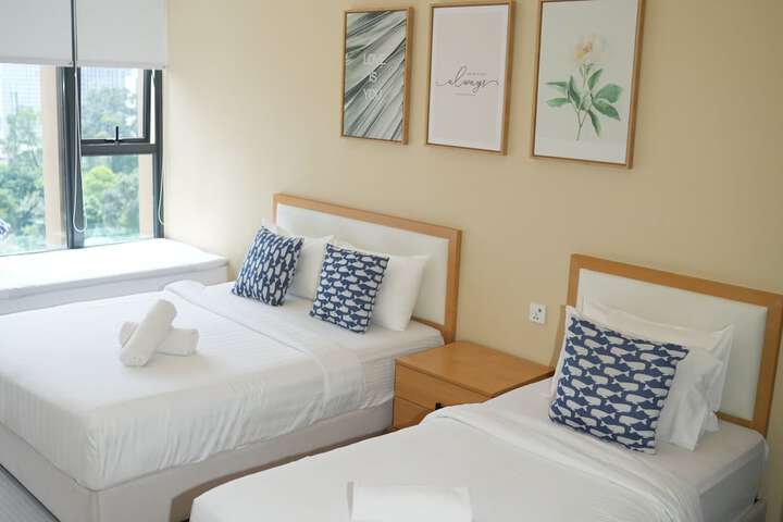 Room 16 of 77