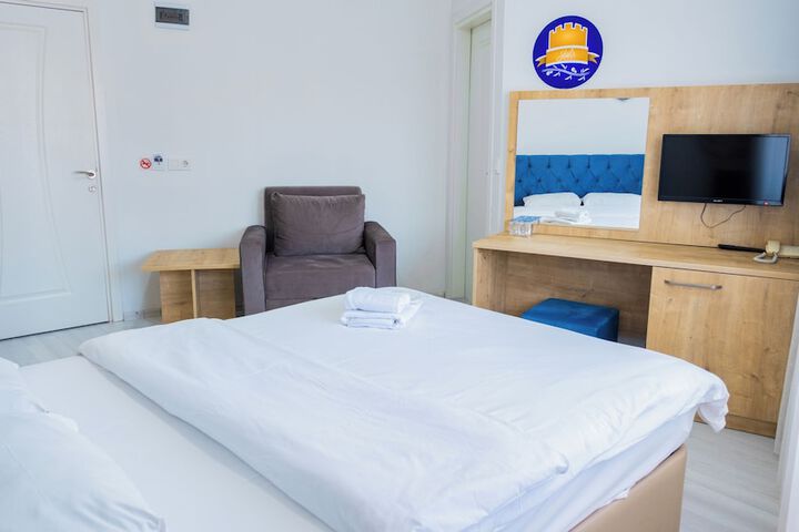 Room 14 of 24