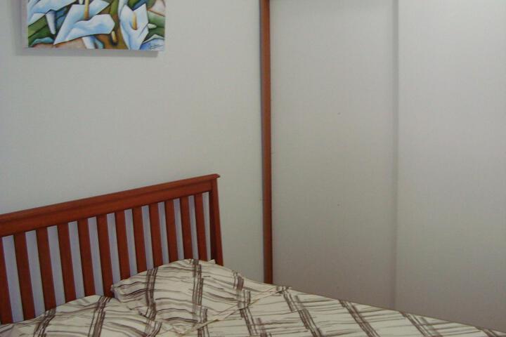 Room 8 of 33