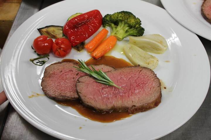 Dining 15 of 33