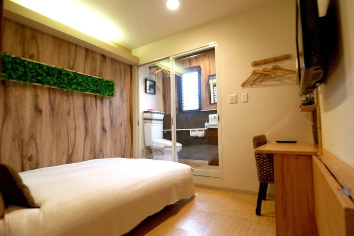 Room 28 of 53