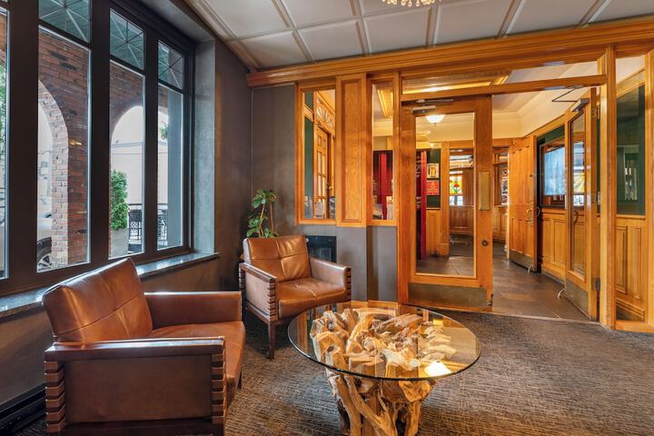 Lobby Entry