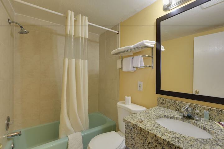 2 Double Beds (2 of 8)