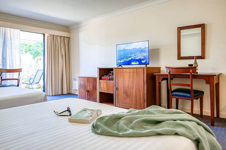 Room 14 of 90