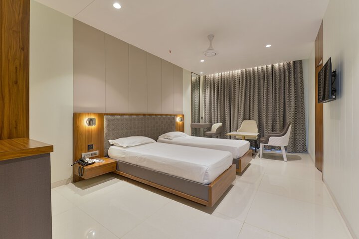 Room 7 of 38