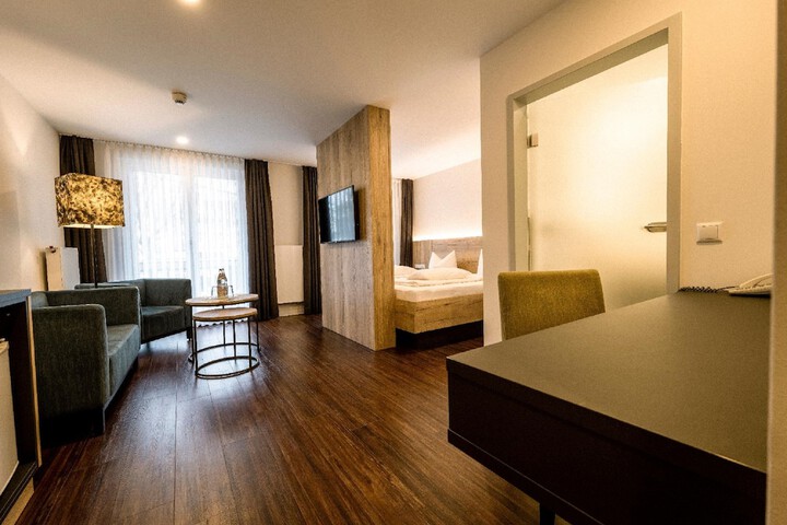 Room 8 of 45