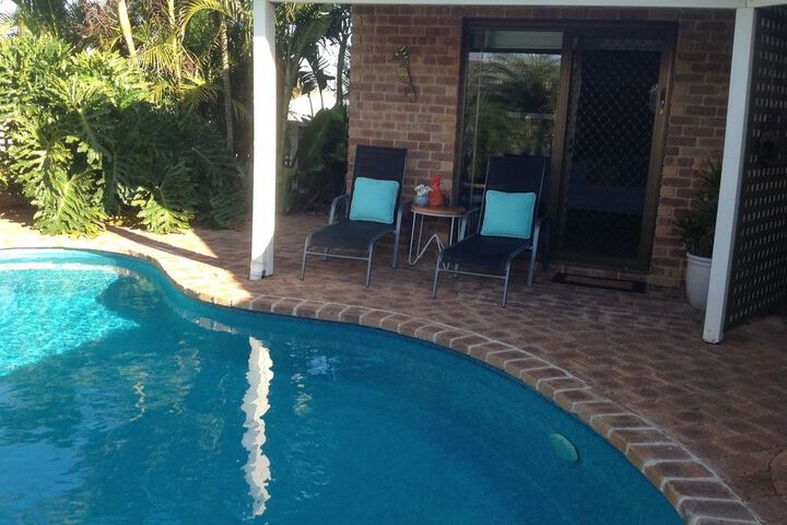 Pool 6 of 8