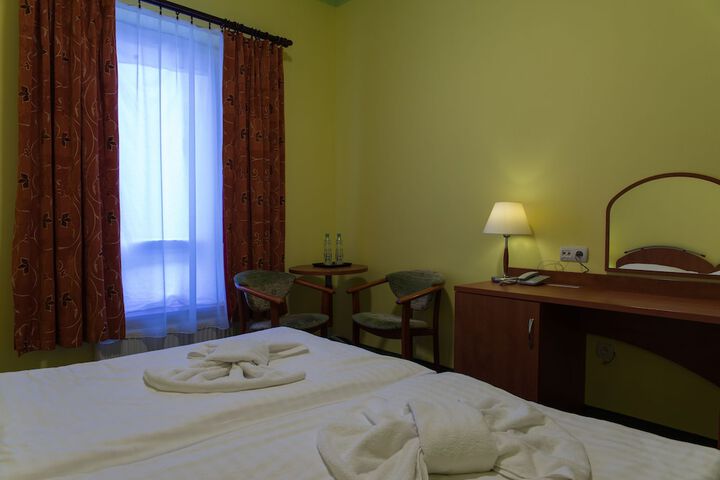 Room 4 of 41