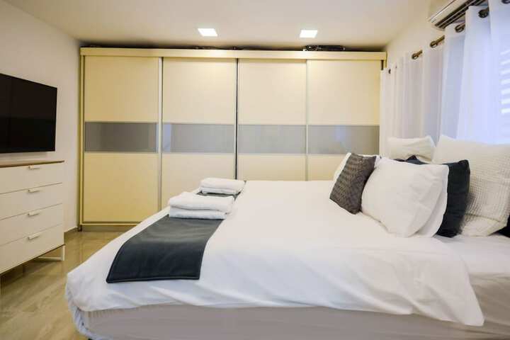 Room 14 of 43