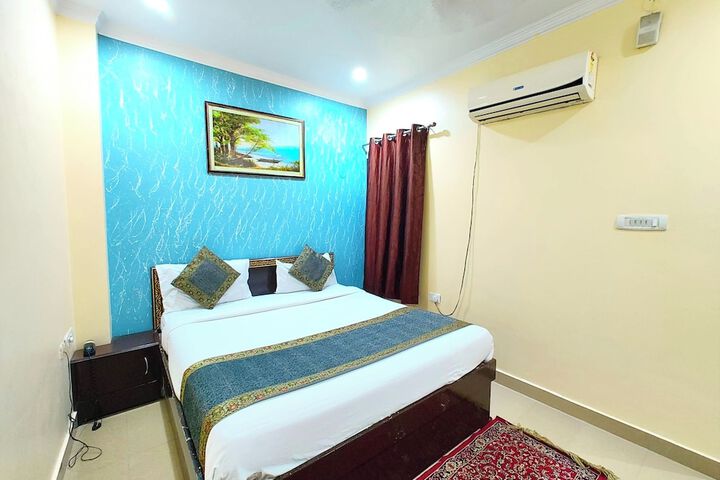 Room 5 of 14