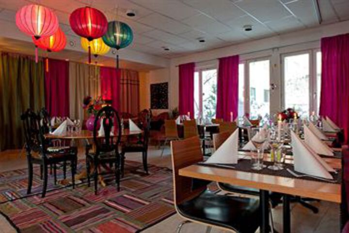 Dining 60 of 82