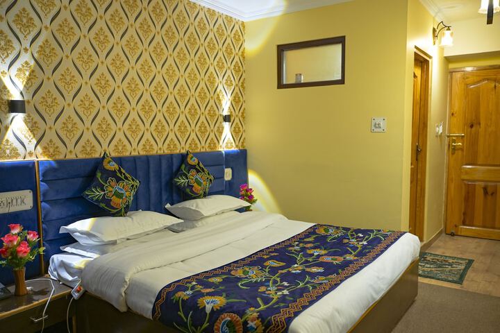Room 5 of 27