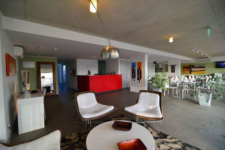 Entrance & Lobby