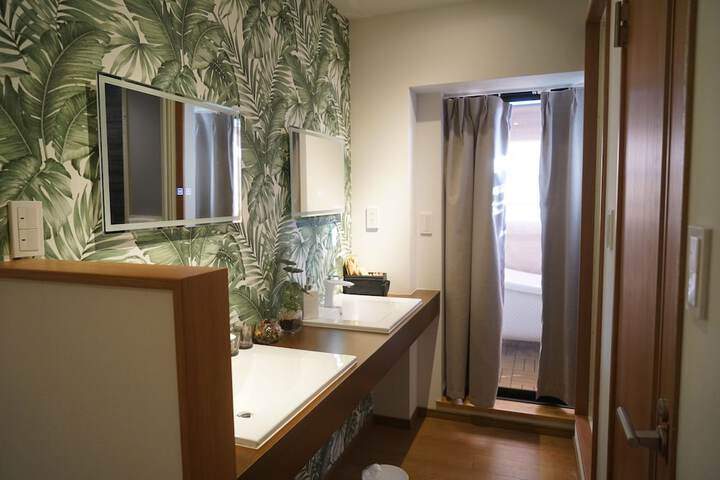 Room 81 of 149