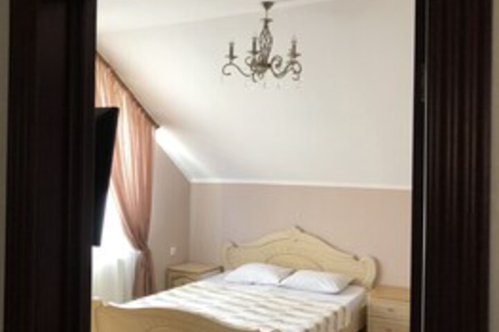 Room 12 of 35
