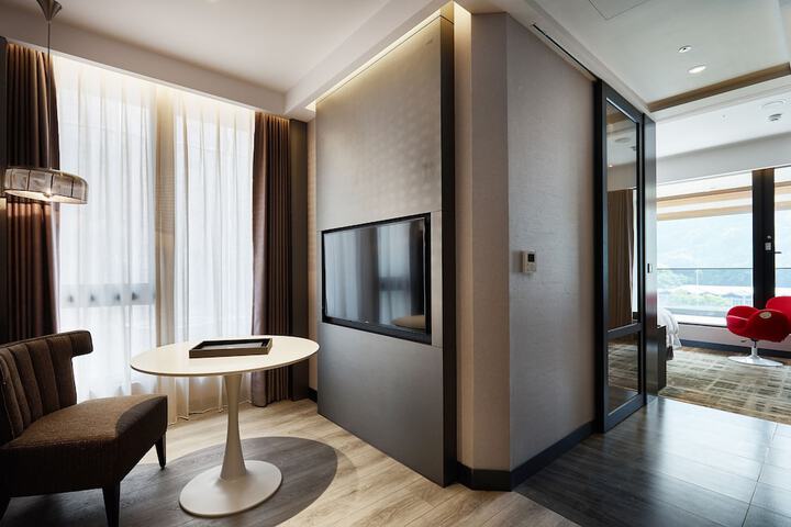 Room 17 of 50