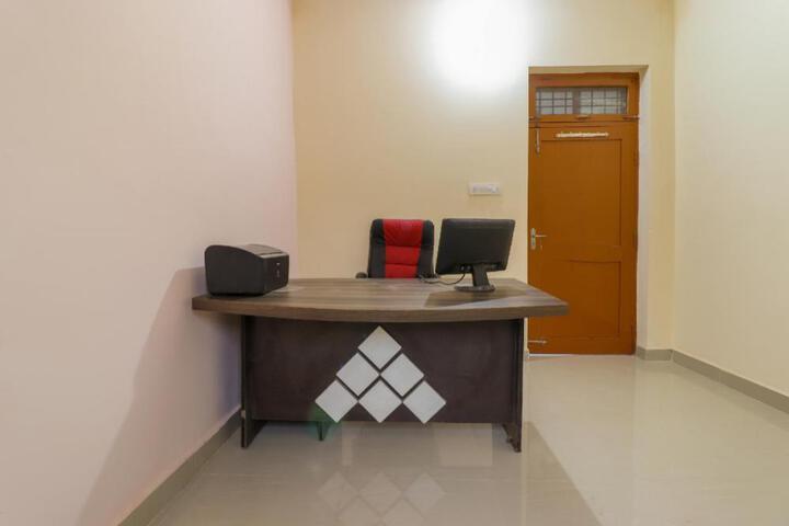 Hotel O Devine