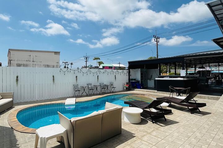 Pools & Facilities