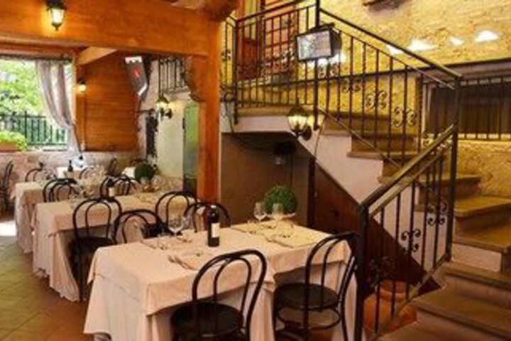 Dining 18 of 18