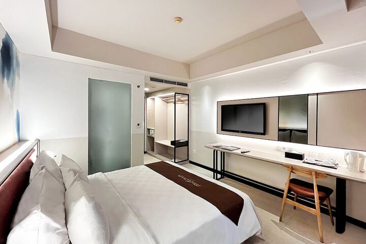Room 30 of 52