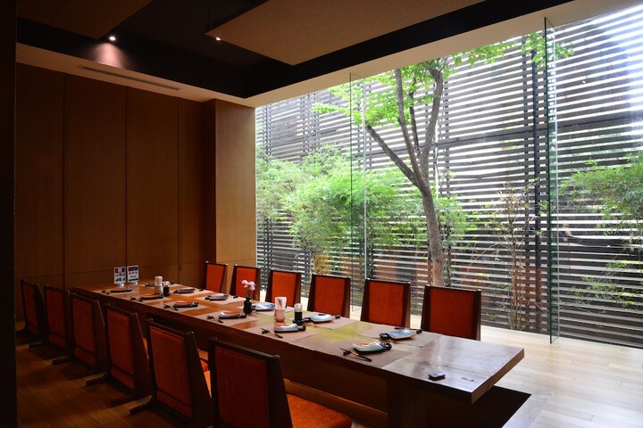 Dining 64 of 129