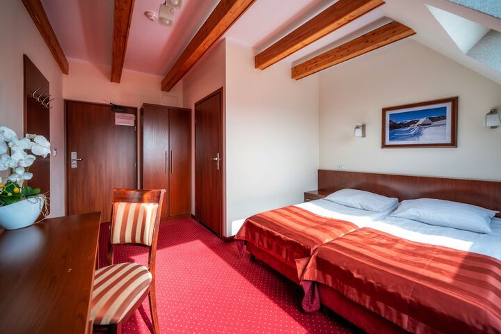 Room 7 of 30