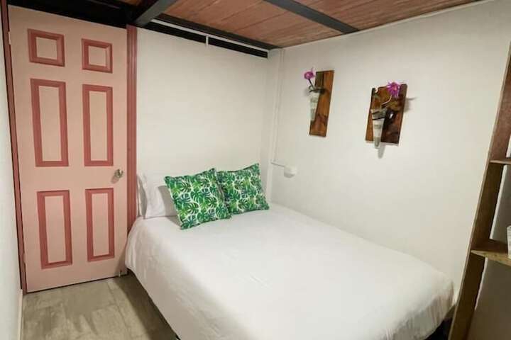 Room 14 of 36