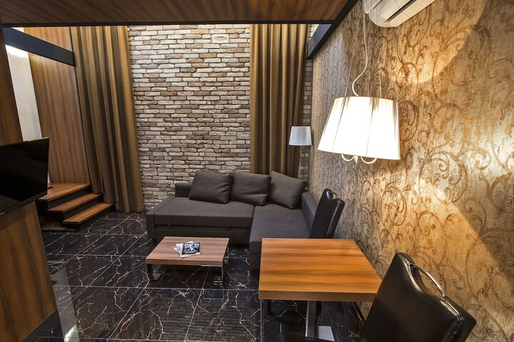 Room 4 of 53