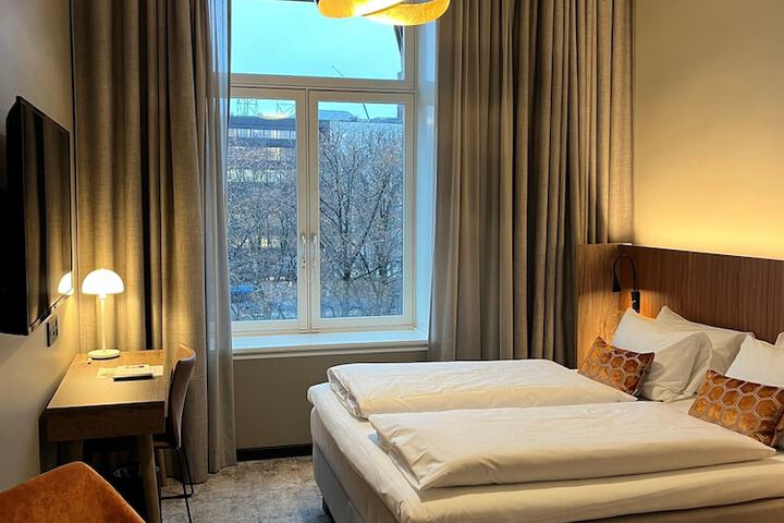 Room 5 of 87