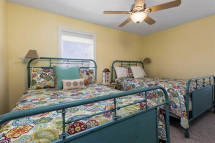 Room 64 of 77