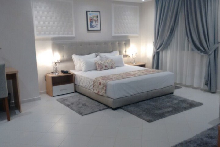 Room 5 of 20